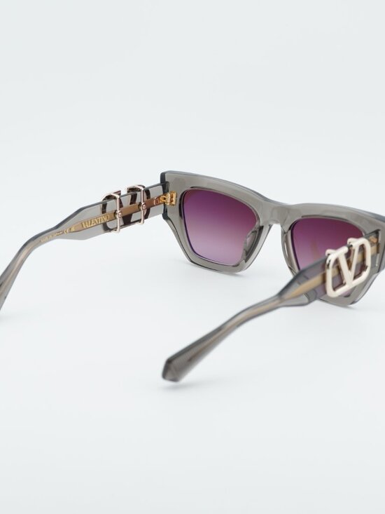 Valentino V-SETTE VLS-166C Sunglasses Grey Square Frame, Rose Gradient Lenses main image 7